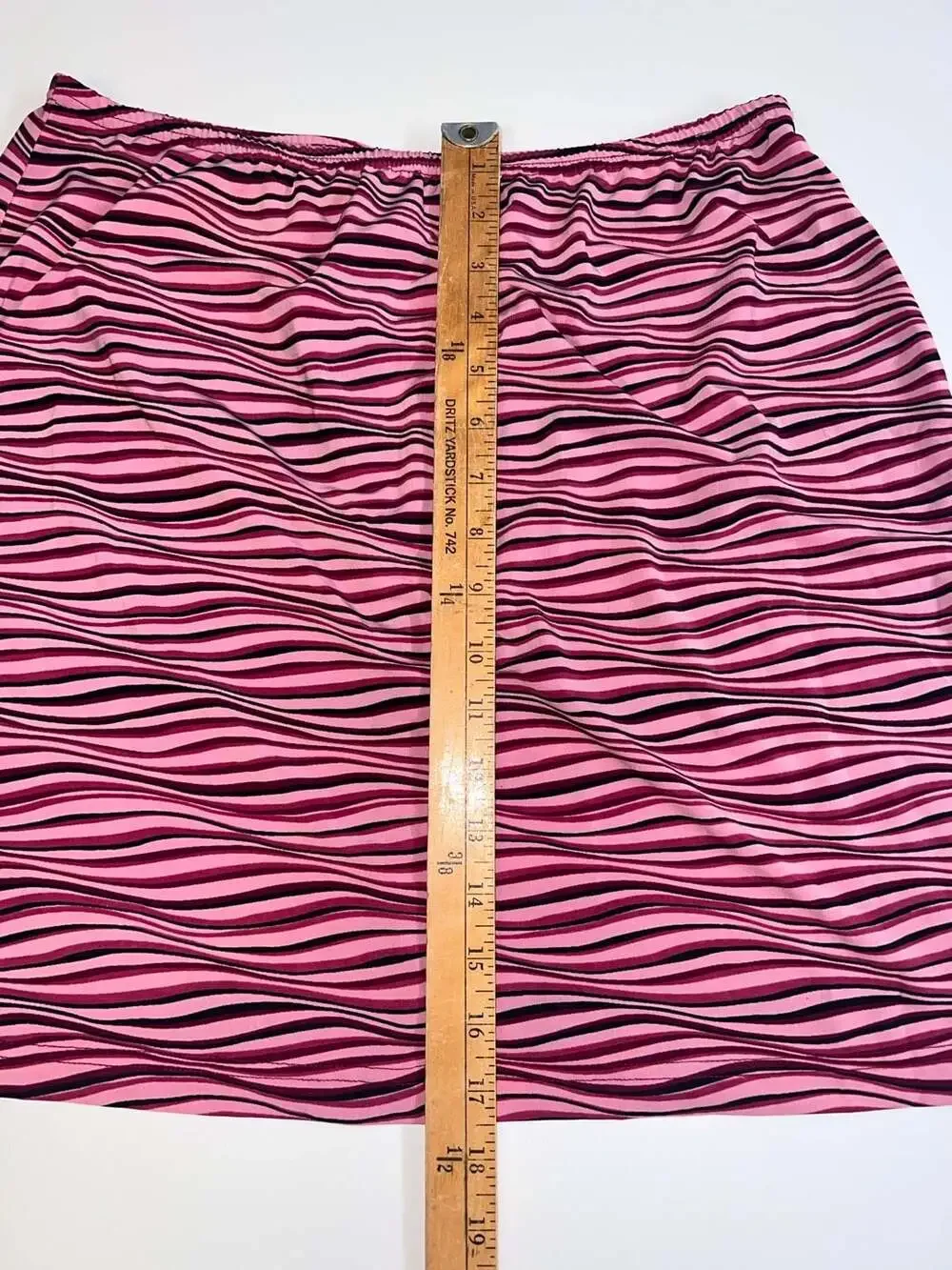 VINTAGE Y2K No Boundaries Pink Wavy Print Mini Skirt Retro Rave Bimbocore 0267